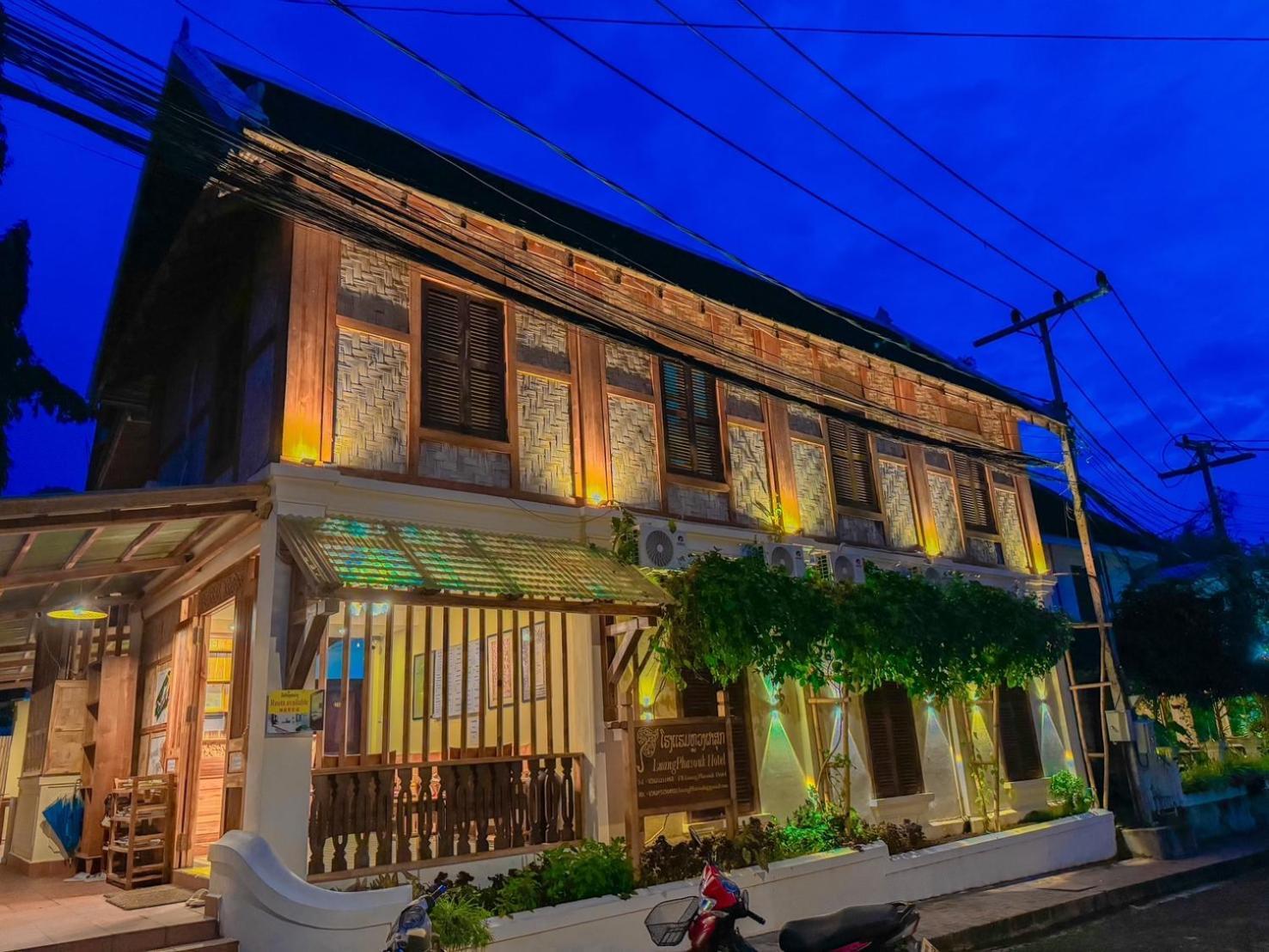 Luang Phasouk Hotel Луанґпхабанґ Екстер'єр фото