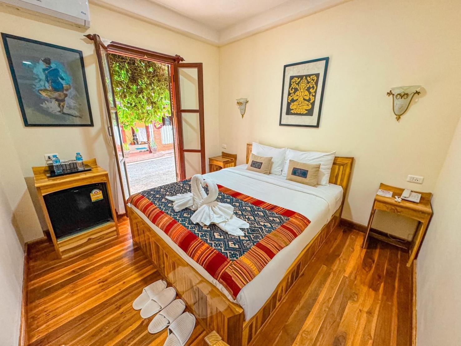 Luang Phasouk Hotel Луанґпхабанґ Екстер'єр фото